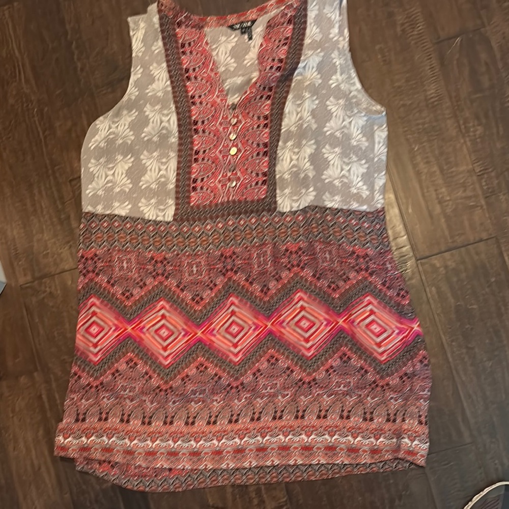NIC+ZOE Red and Black Sleeveless Bib Collar Blouse